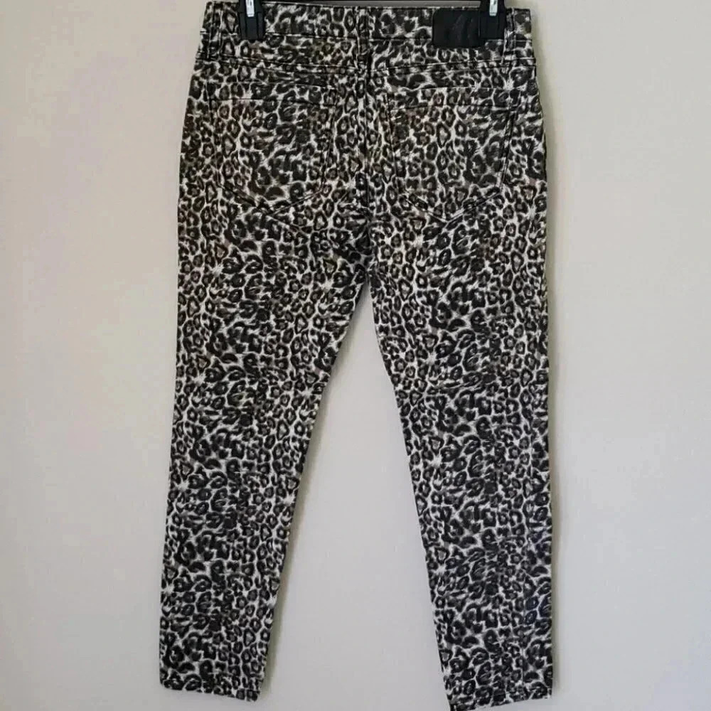 🌻 Authentic Icon Leopard Jeans - Picture 2 of 11